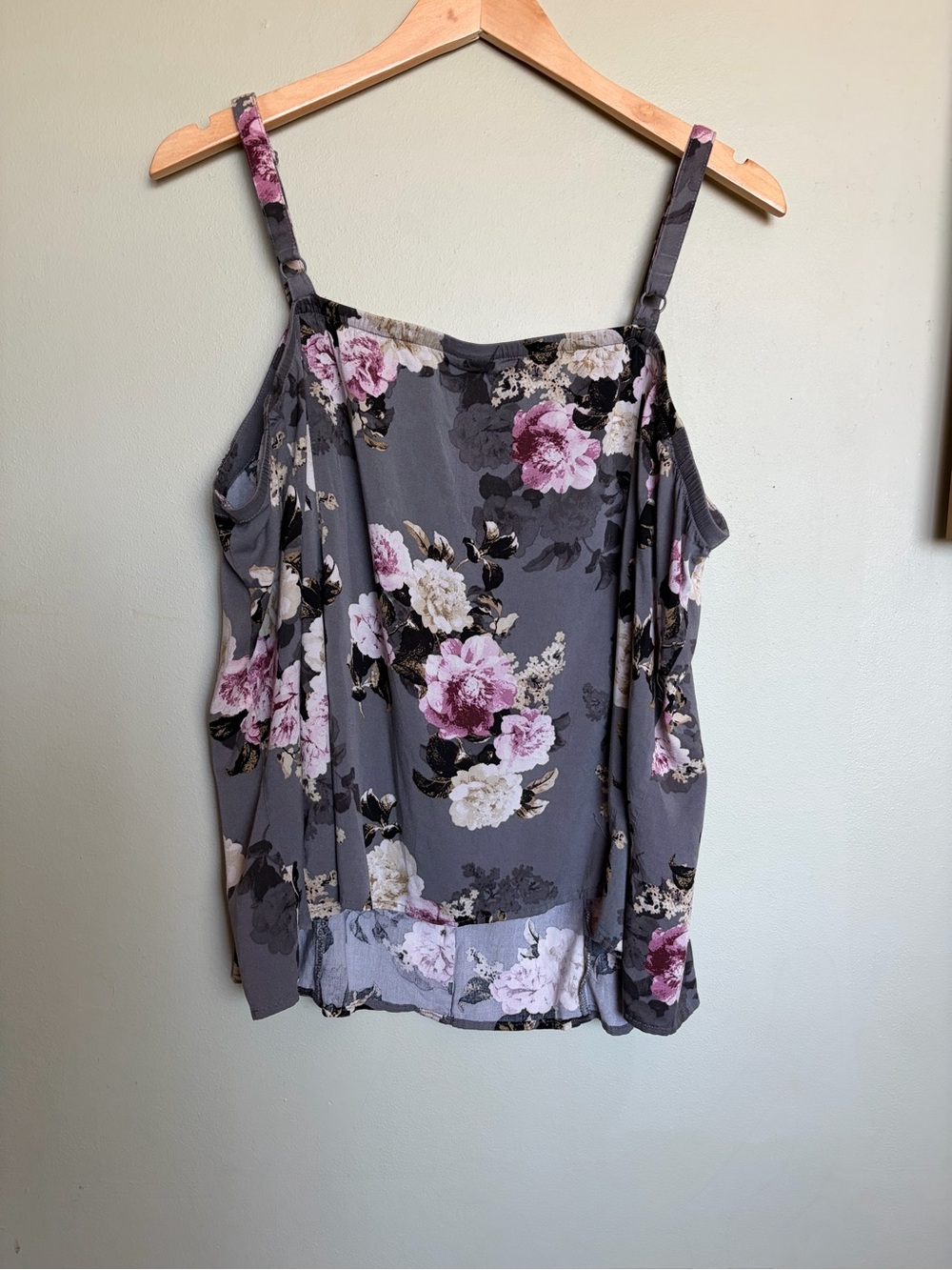Torrid Gray Pink Floral Camisole Tank Top Size 3 Boho Chic Feminine Cottagecore - Picture 13 of 16